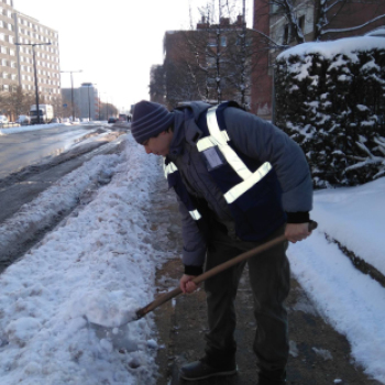 Az utak tisztítása és síkosság mentesítés