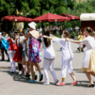 Nyolcadikos diákok bolondballagása