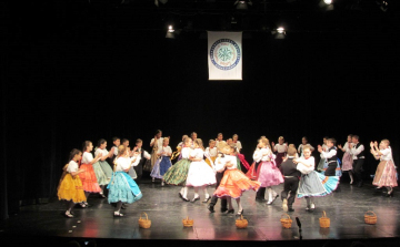 Vasas karácsony tapssal és támogatásokkal -képekkel