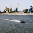 Motorcsónak két napon keresztül