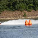 Motorcsónak két napon keresztül