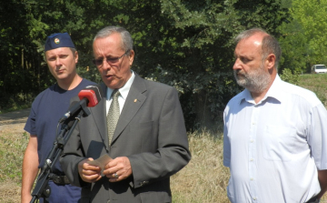 Példátlan összefogás jellemezte a Fejér megyei védekezést