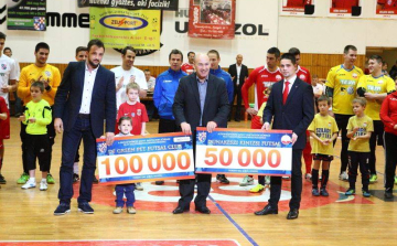 Jótékony Green Pet