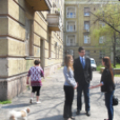 Együtt 2014 kampány-körút  a bejáratnál Gombossal