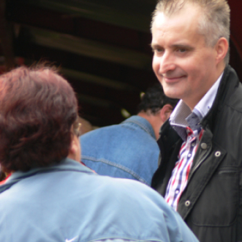 Támogatói aláírás gyűjtése