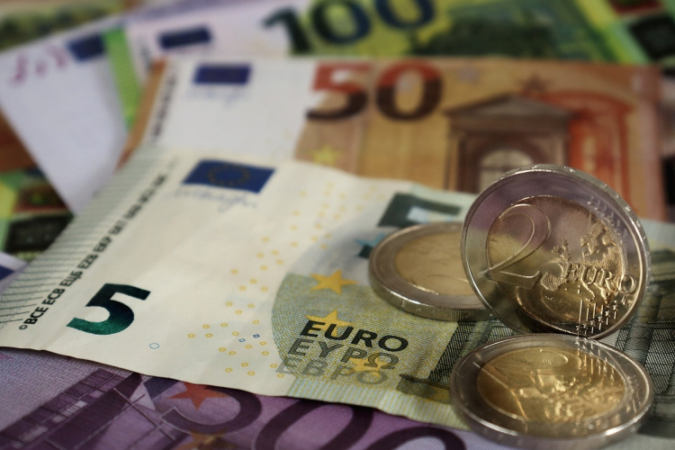 Az EP jóváhagyta az euró horvátországi bevezetését