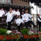 Móricz iskolások szereplése a Főtér avatásán