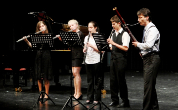 Ünnepel a zeneiskola