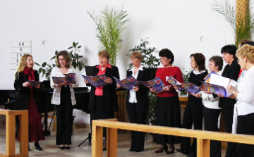 Zenével a Szent Pantaleon Kórház Gyermekosztályáért