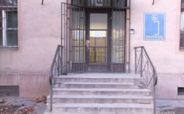 Megszúrta cigi miatt