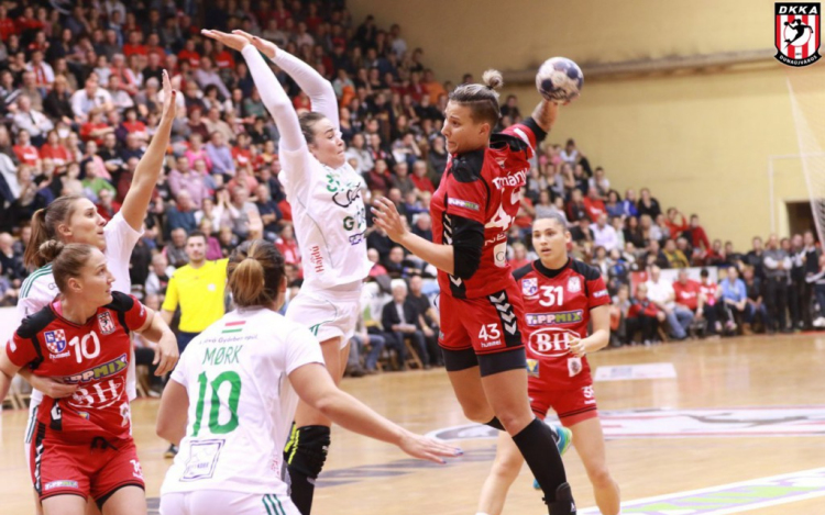 Termány Rita máshol folytatja