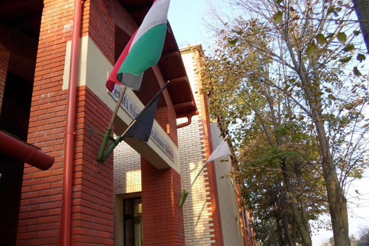 A balesetben elhunyt családot gyászolja Mezőfalva