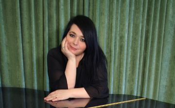 Egy énekesnő, aki tanítani is tud