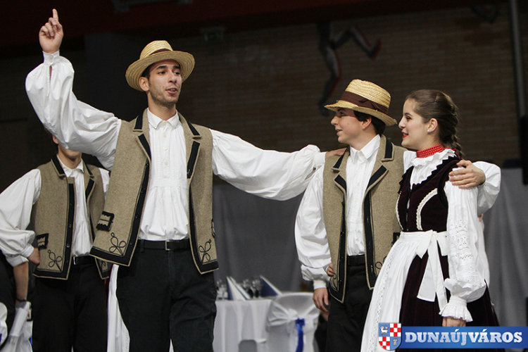 Jótékonysági bál