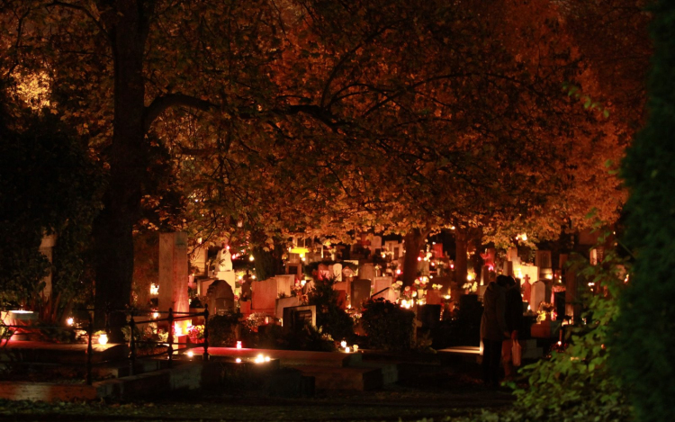 Halottak napjára készülődve