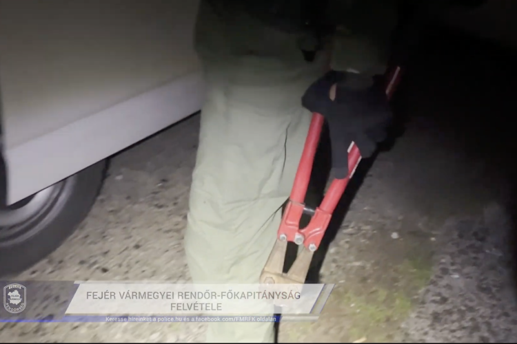 DISZNÓHÚS MELLETT DROGGAL IS ÜZLETELT