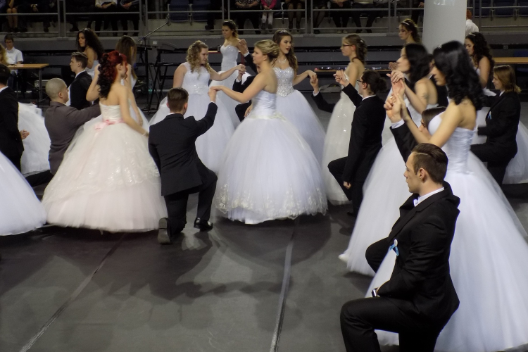 Szalagot kaptak a Bánkisok