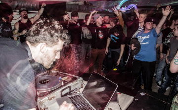 Bagolyköpet a Kaptárban