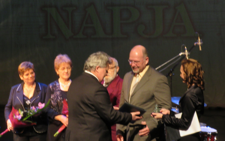 Versbarátok a helyi kultúráért