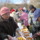 Húsvéti ételosztás