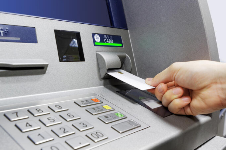 Hamarosan minden 2 ezer fő fölötti magyar településen lesz ATM