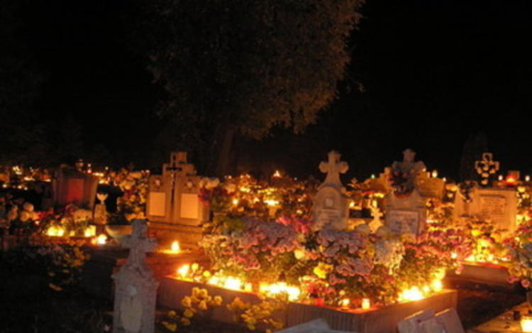 Mindenszentek idején is fontos az óvatosság