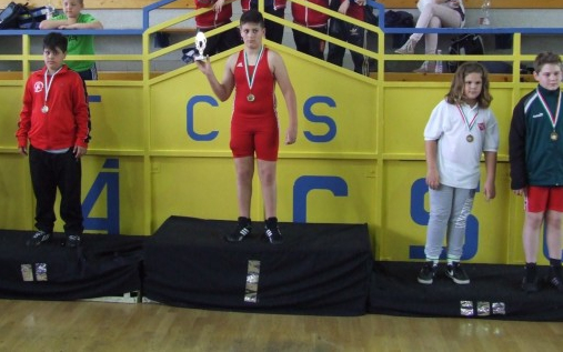 A dobogó második fokán