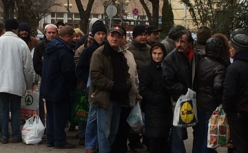 Boldog délután pörkölttel és borral