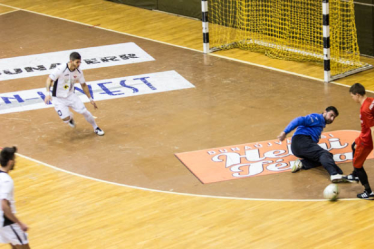 Futsal meccs hazai pályán - DSTV videóval
