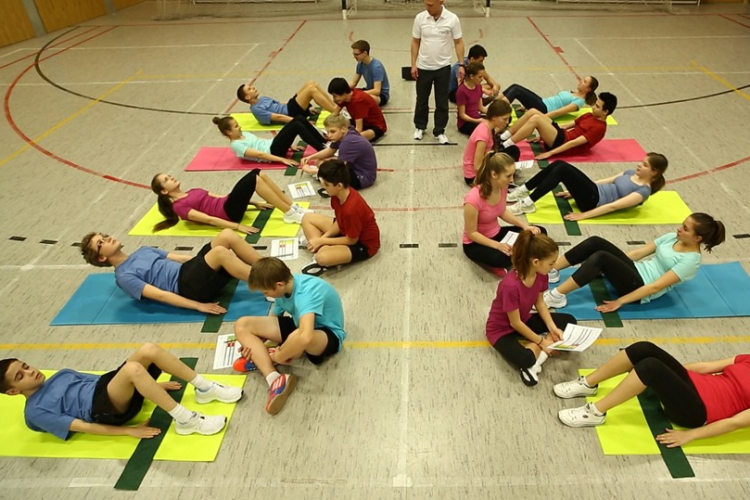 Jön a kötelező nemzeti fittségi teszt az iskolákba