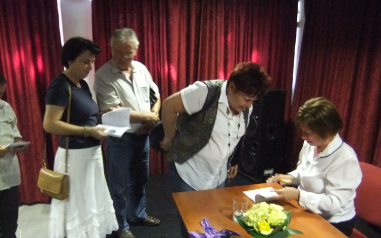 Varázslatos pillanatok a könyvbemutatón- Nézőpontok női szemmel