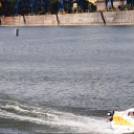 Motorcsónak két napon keresztül