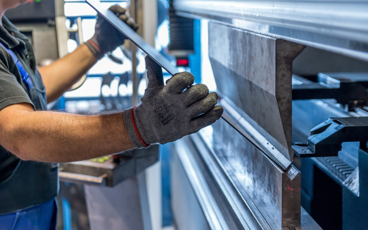 Egy iparváros és ami azon túl van – állás Duanújváros területén