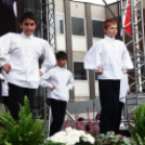 Móricz iskolások szereplése a Főtér avatásán