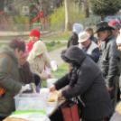 Húsvéti ételosztás