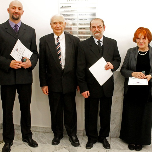 A nóta klub, a táncos, a restaurátor és a festő- képekkel