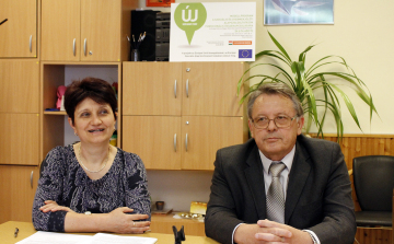 A segítőket is segítik