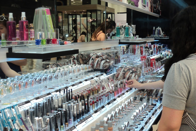 Három elkövető három üzlet