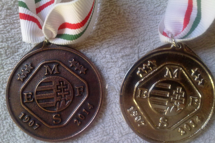 Ezüst- és bronzérem az Országos Tollaslabda Bajnokságon