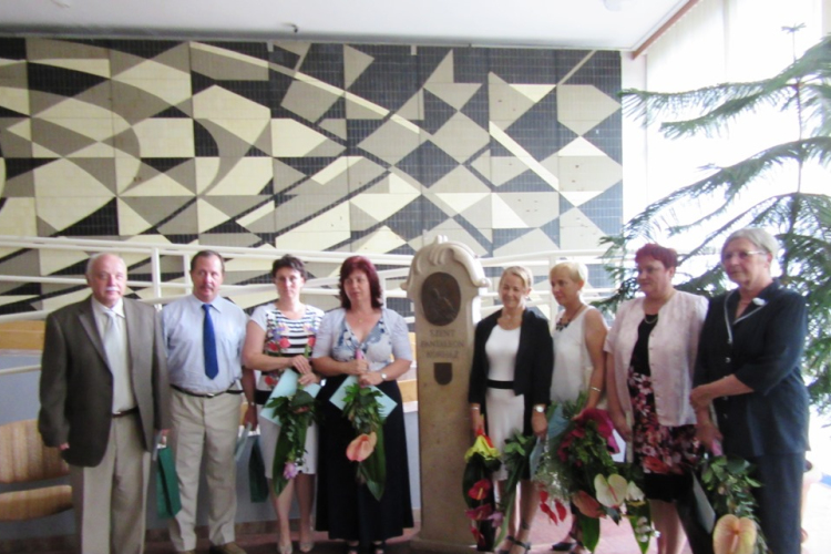 Semmelweis-napi díjeső