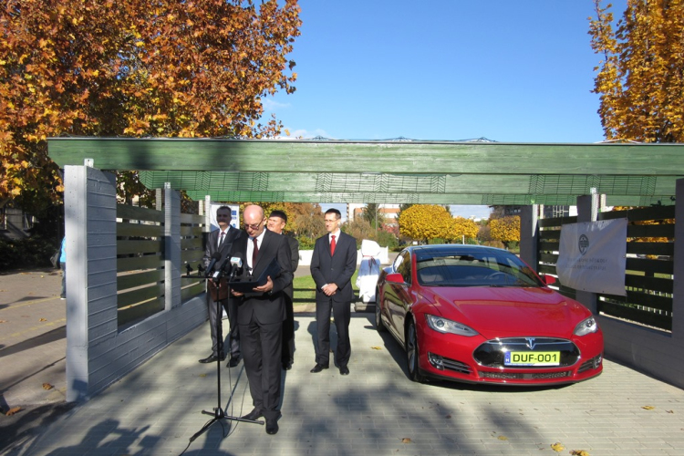 Miniszteri látogatás a főiskolán