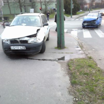 Baleset az Aranyvölgyin