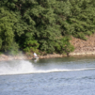 Motorcsónak két napon keresztül