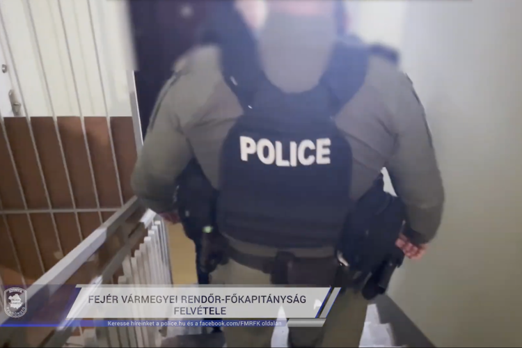 DISZNÓHÚS MELLETT DROGGAL IS ÜZLETELT 