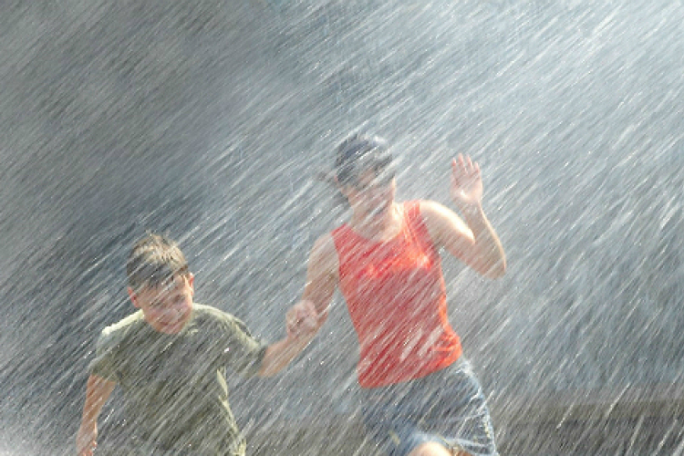 Átalakul időjárásunk: szél, zivatar, jég