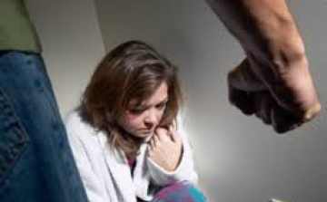 Könnyű testi sértés és vagyon elleni bűncselekmény