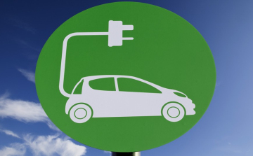 Az elektromos és hibrid autók húzták az uniós újautó-piacot júniusban
