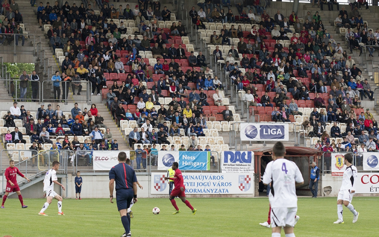 Stadion: Kezdődhet a munka