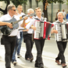 Mazsorettek és fúvós zene