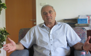 Momert: mérlegtől a Porschéig 